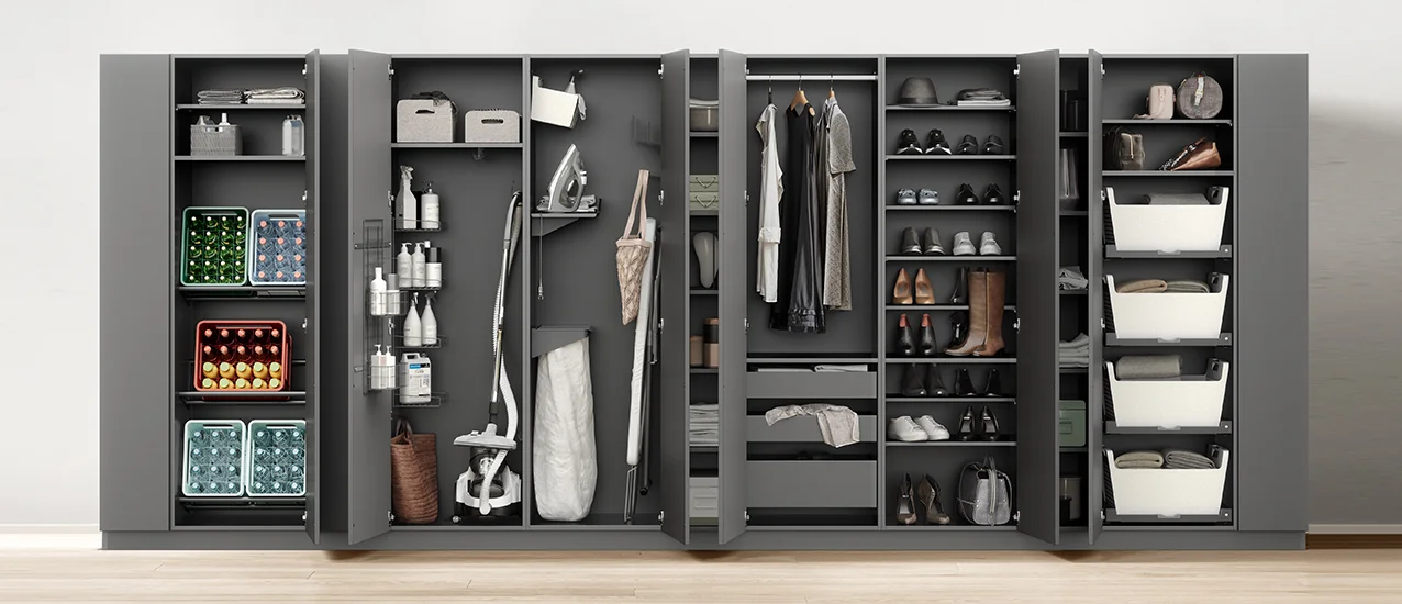 Solution d'armoire haute polyvalente pour les provisions Vêtements Appareils et autres. Une organisation flexible pour chaque espace de vie.