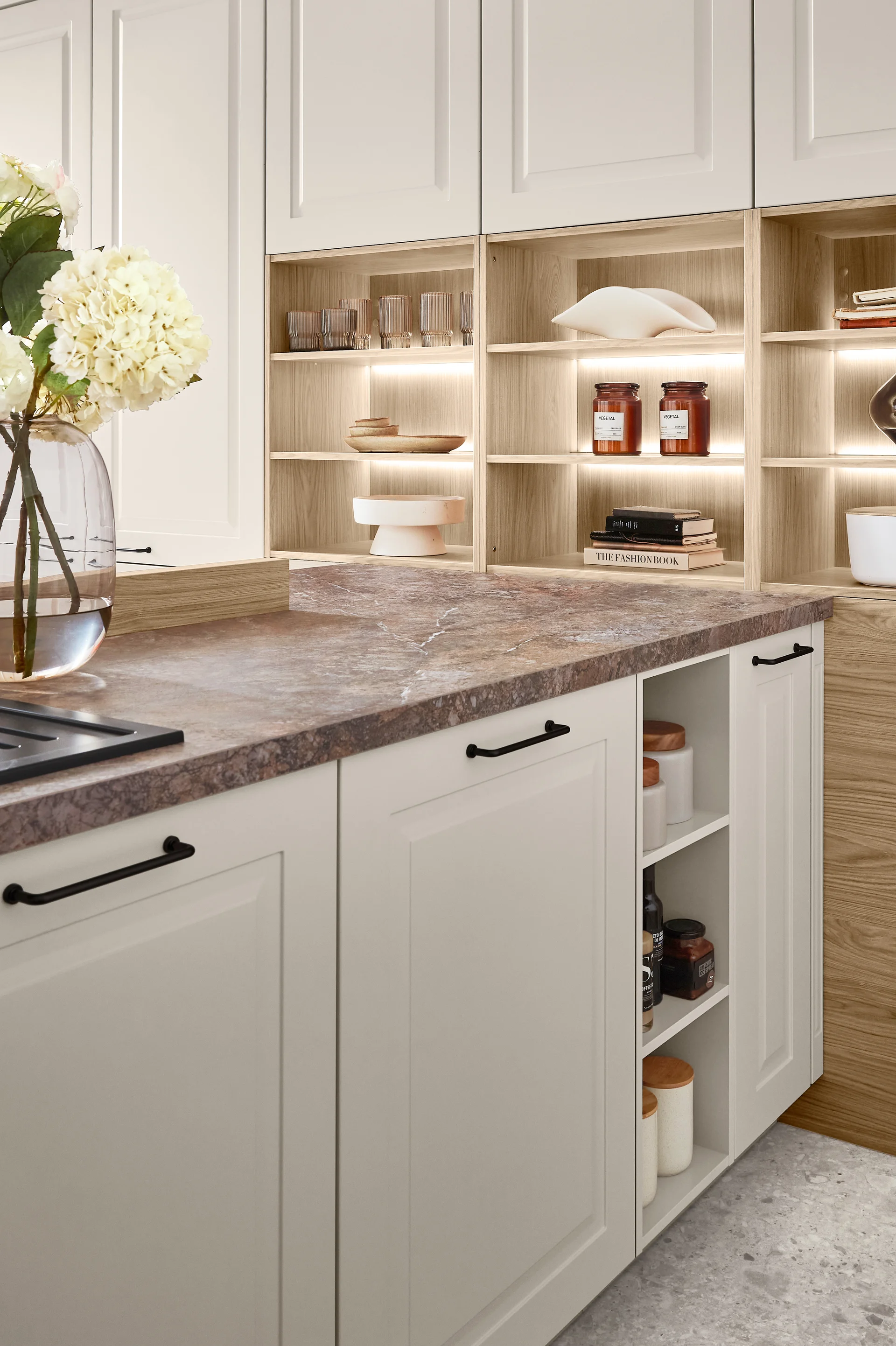 Country house kitchen in Sand Perfect matt with elegant frame front.